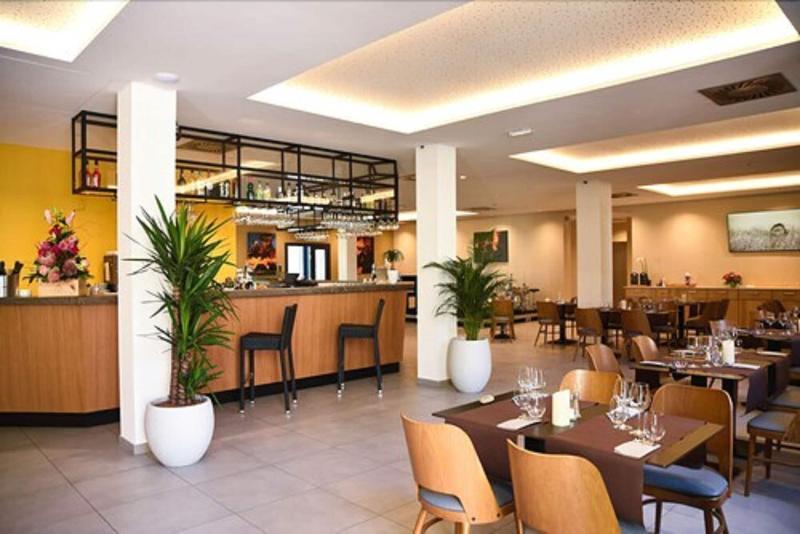 Le Castel D'Alti Hotel Bagnères-de-Luchon Buitenkant foto